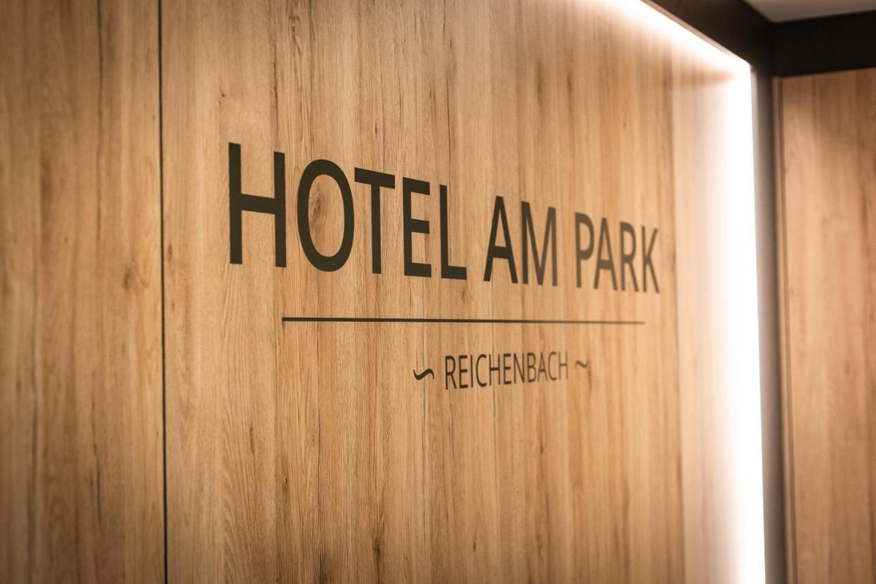 Hotel Am Park ไรเคนบาค อิม โวกท์ลันด์ ภายนอก รูปภาพ